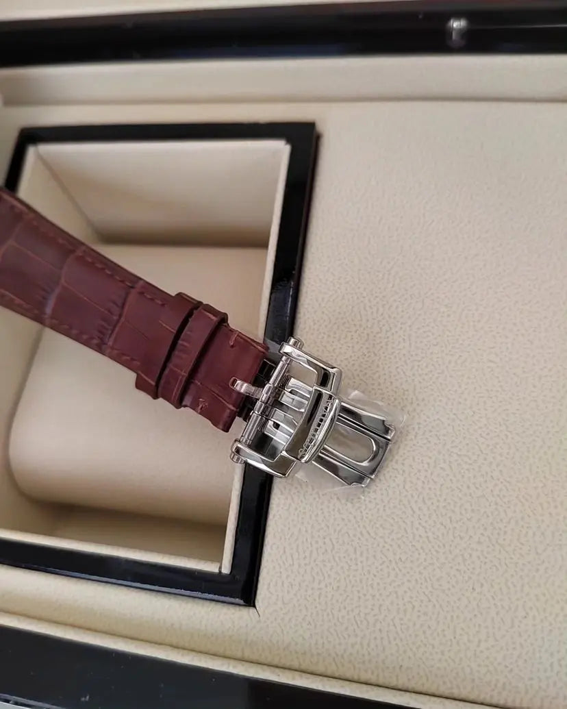 Patek Philippe Nautilus Couro