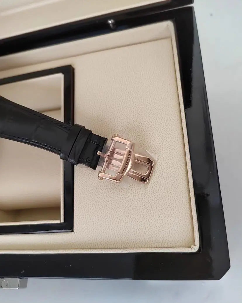 Patek Philippe Nautilus Couro