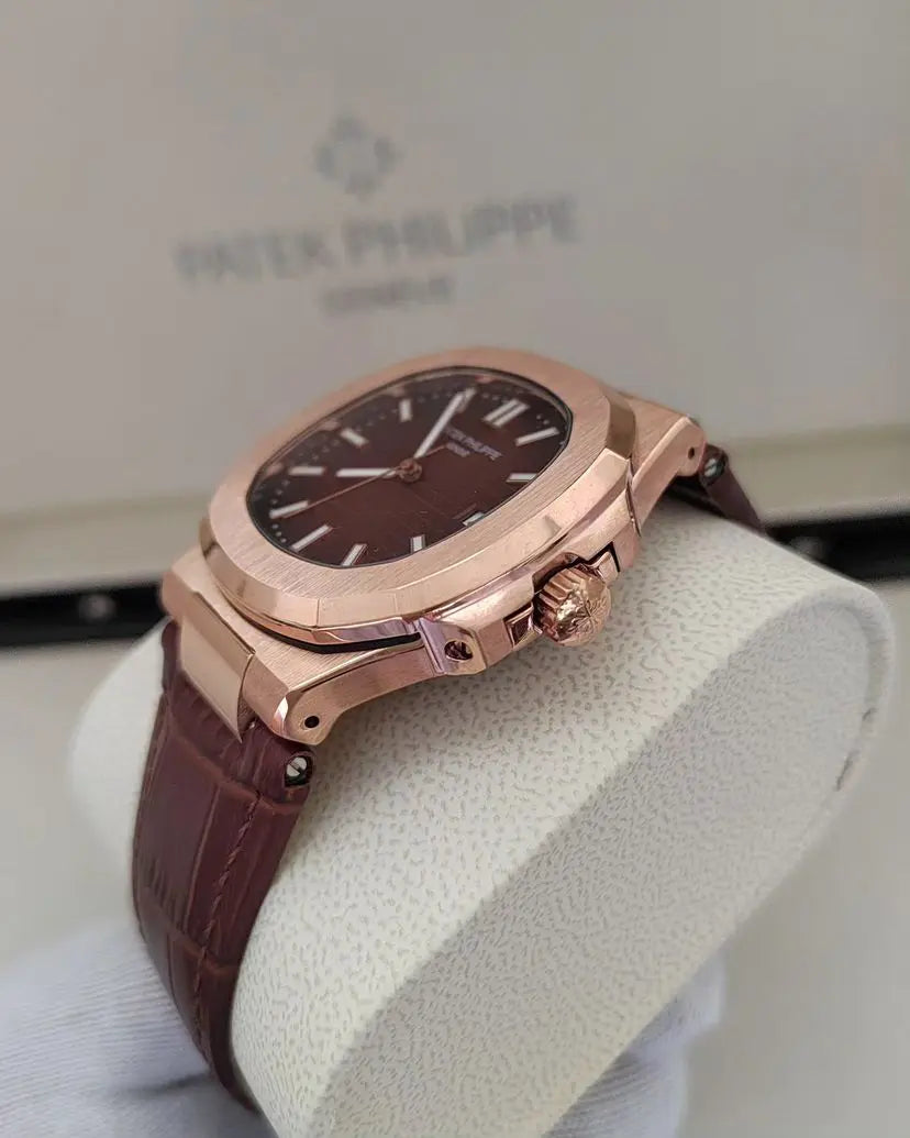 Patek Philippe Nautilus Couro