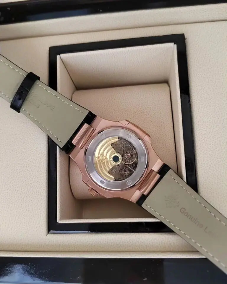 Patek Philippe Nautilus Couro