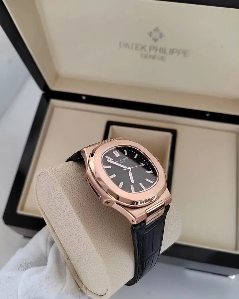 Patek Philippe Nautilus Couro